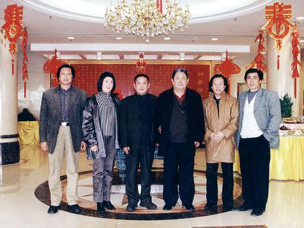 中國(guó)美協(xié)展覽部主任胡寶利先生、山東藝術(shù)學(xué)院張志民院長(zhǎng)、山東畫(huà)院劉寶純?cè)洪L(zhǎng)、濟(jì)南畫(huà)院杜華院長(zhǎng)、知名國(guó)畫(huà)家潘新生與傅紹相總經(jīng)理